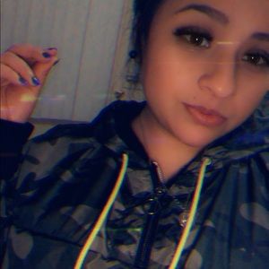 Meet your Posher, Stephanie